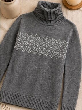 NEW YORK & COMPANY Gray Nordic Ski Turtleneck Sweater | Long Sleeve | Medium